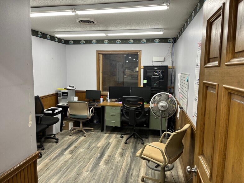 More Photos Of 149 Industrial Park Rd, Sharon Industrial For Sale