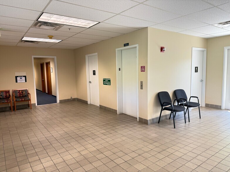More Photos Of 303 Bradley Blvd, Richland Medical For Lease
