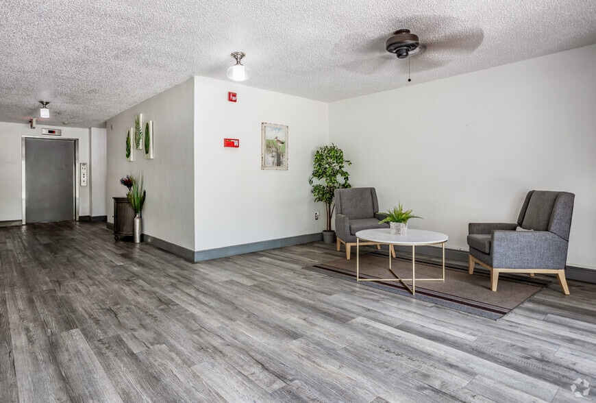 More Photos Of 120 47th Ave N, Saint Petersburg Apartments For Sale