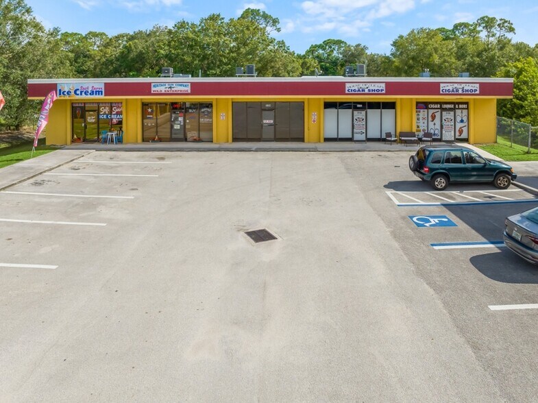More Photos Of 5180-5186 Turnpike Feeder Rd, Fort Pierce General Retail For Sale