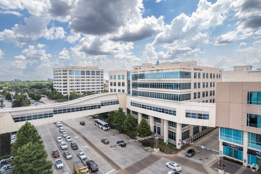 More Photos Of 925 Gessner Rd, Houston Medical For Lease