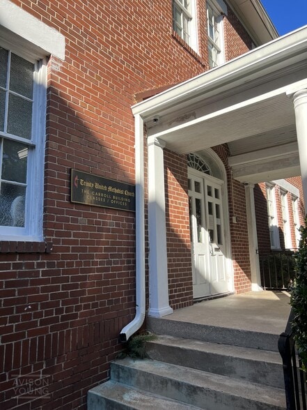 More Photos Of 277 Meeting, Charleston Office For Lease