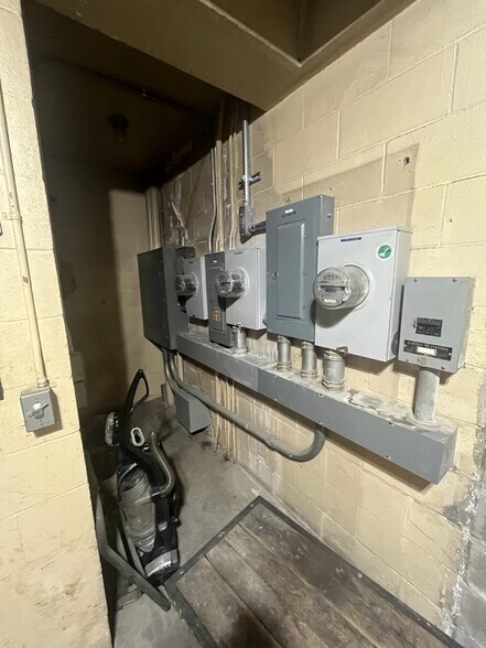 More Photos Of 130-134 N Madelia St, Spokane Manufacturing For Sale
