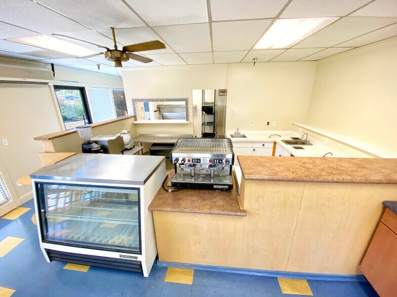 More Photos Of 2165 E Francisco Blvd, San Rafael Unknown For Lease