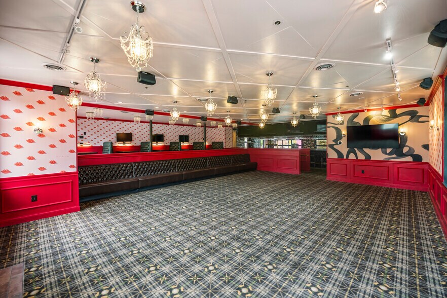 More Photos Of 2501 & 2519 Marshall St NE, Minneapolis Restaurant For Sale
