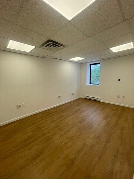More Photos Of 115 Christopher Columbus Dr, Jersey City Medical For Lease