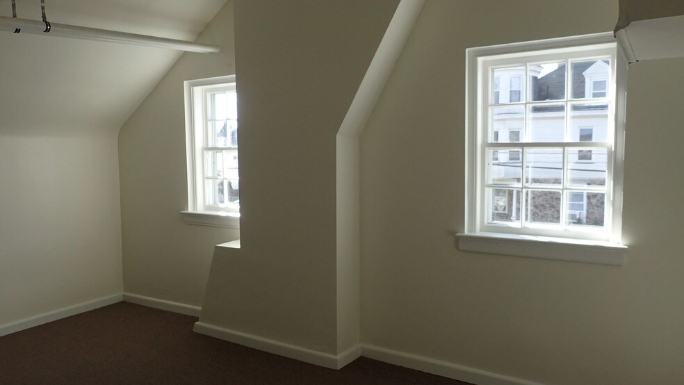 More Photos Of 1733 Washington Blvd, Easton Office For Sale