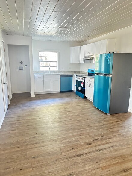 More Photos Of 1025 W Socrum Loop Rd, Lakeland Manufactured Housing Mobile Home Park For Sale