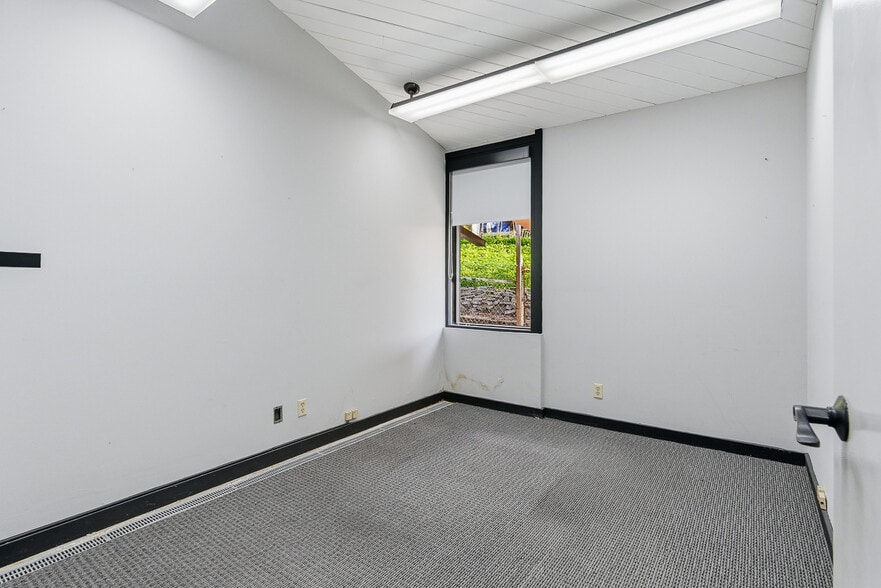 More Photos Of 2943-2947 Foothill Blvd, La Crescenta Medical For Lease