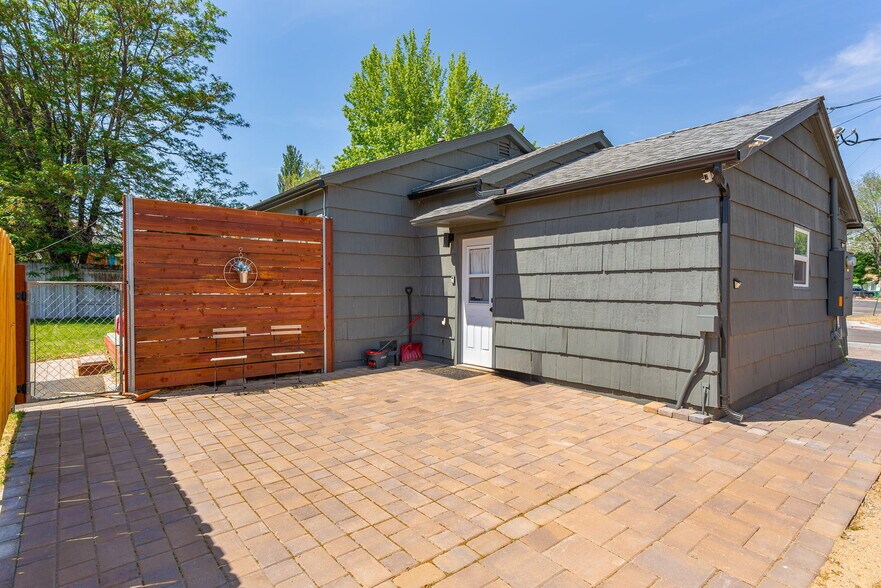 More Photos Of 99 Bartlett St, Reno Apartments For Sale