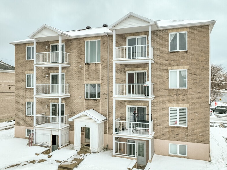 More Photos Of 1 Rue Sainte-Cécile, Québec Apartments For Sale