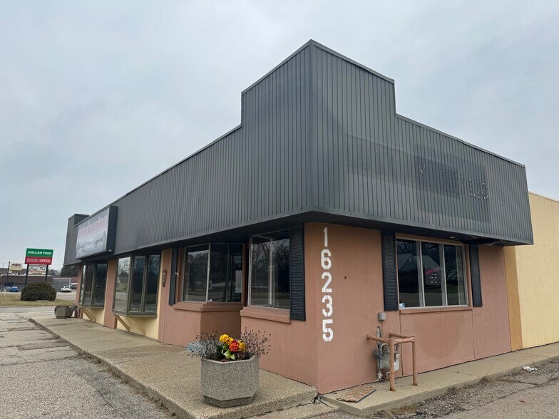 More Photos Of 16209-16235 S US 27, Lansing Unknown For Lease