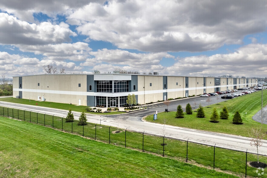 More Photos Of 4712 Poth Rd, Whitehall Warehouse For Lease