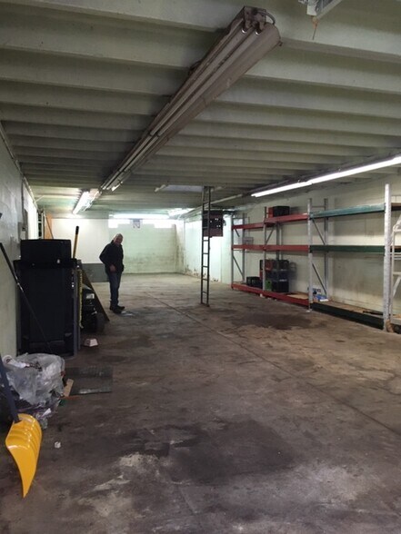 More Photos Of 175 W Main St, Amsterdam Auto Repair For Sale