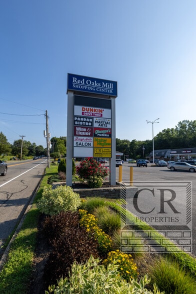 More Photos Of 40 Vassar Rd, Poughkeepsie Storefront For Sale