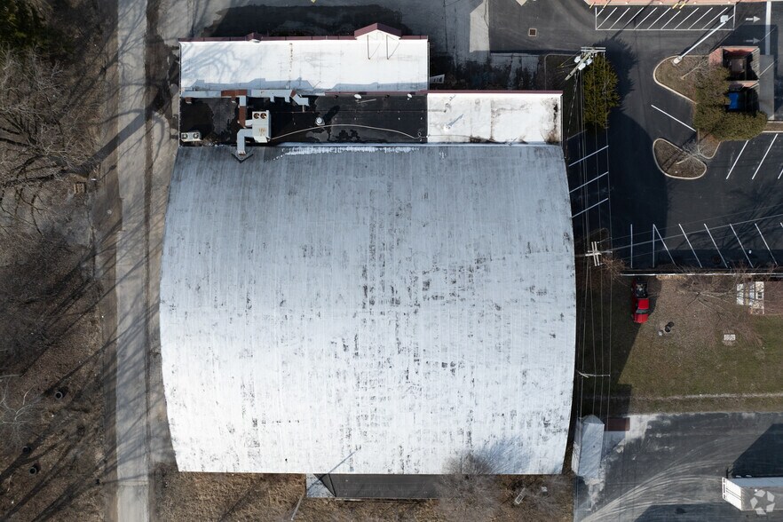 More Photos Of 747 Market St, Tiffin Bowling Alley For Sale