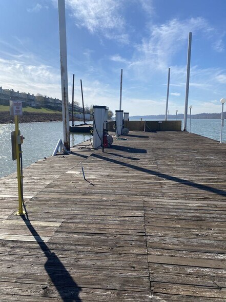 More Photos Of 1900 Victory Ln, Prospect Marina For Sale