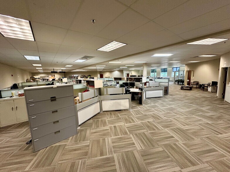 More Photos Of 14450 Getz Rd, Noblesville Medical For Sale