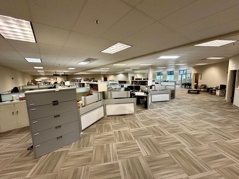 More Photos Of 14450 Getz Rd, Noblesville Medical For Sale