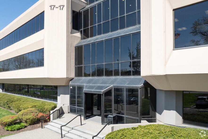 More Photos Of 17-17 Route 208, Fair Lawn Office For Lease