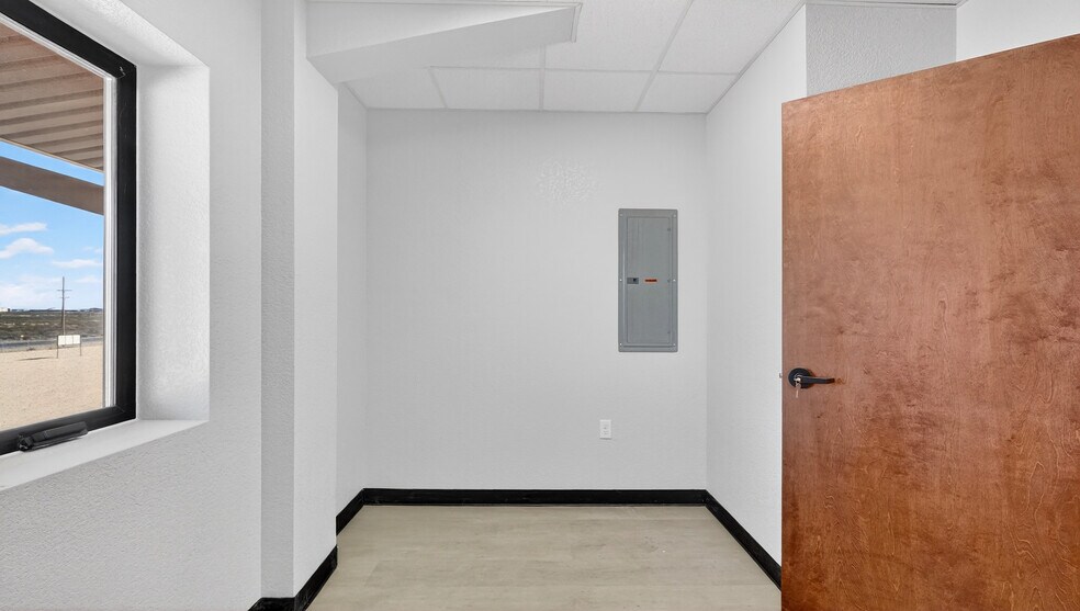 More Photos Of 16511 W Basin St, Odessa Industrial For Lease