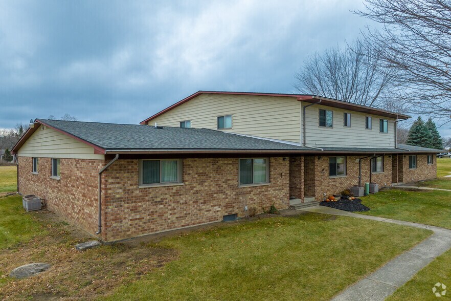 More Photos Of 1565 N Hickory Rd, Owosso Apartments For Sale