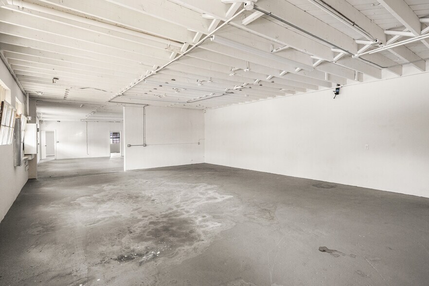More Photos Of 4863 Telegraph Rd, Los Angeles Manufacturing For Sale