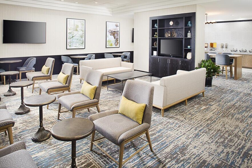 More Photos Of 6120 Peachtree Dunwoody Rd, Atlanta Hotel For Sale