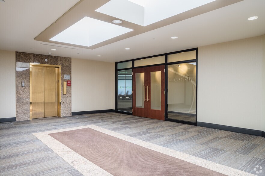 More Photos Of 11775 Borman Dr, Saint Louis Office For Sale