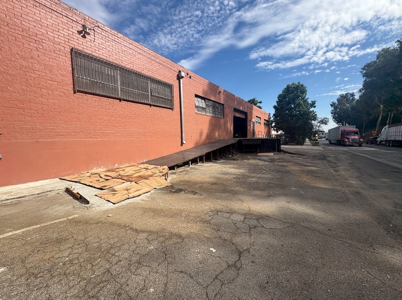 More Photos Of 1401 Monterey Pass Rd, Monterey Park Manufacturing For Lease