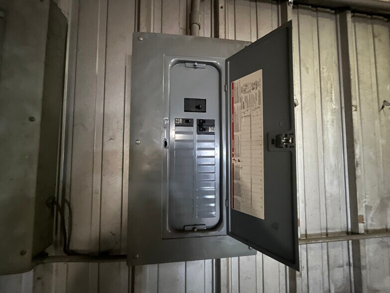 More Photos Of 920 Birch St, Norfolk Service For Sale