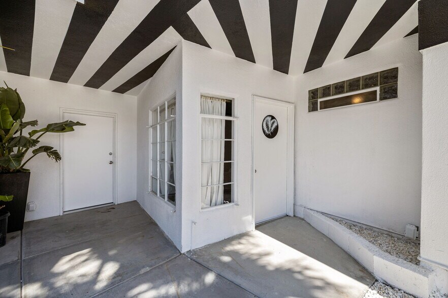 More Photos Of 120 W Vereda Sur, Palm Springs Hotel For Sale