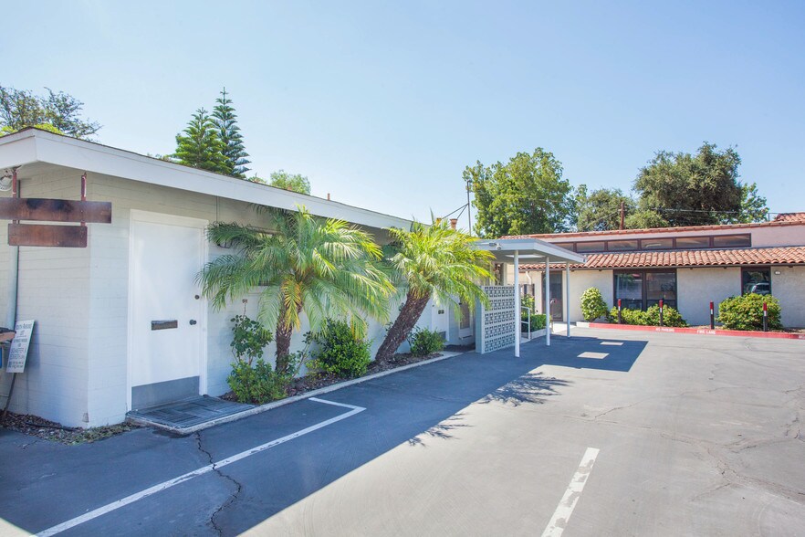 More Photos Of 1258-1262 Harvard Ave, Claremont Medical For Lease