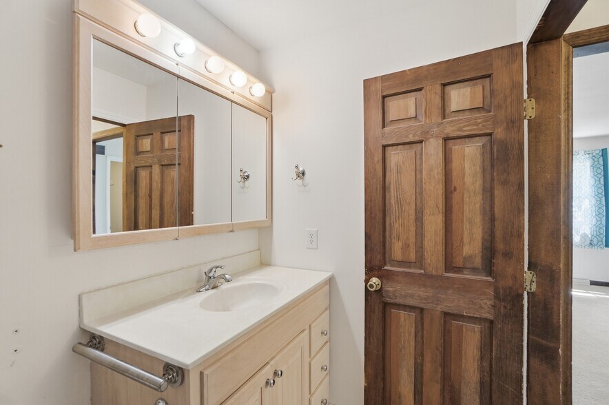 More Photos Of 2996 Millville Shandon Rd, Hamilton Specialty For Sale