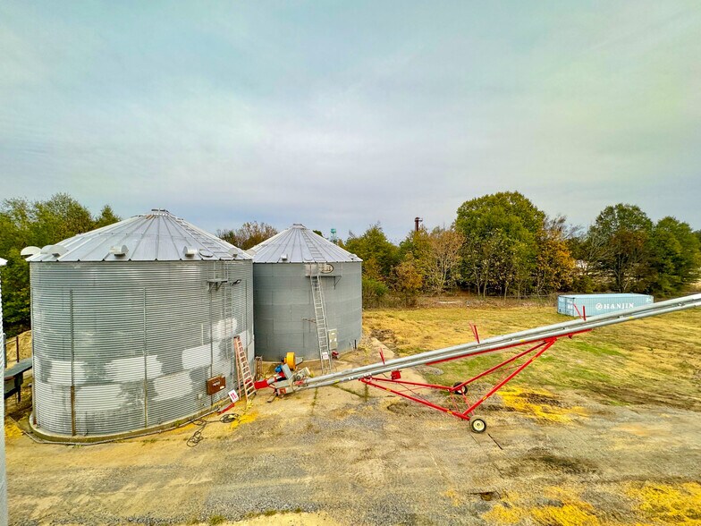 More Photos Of 600 Quitman St, Sledge Land For Sale