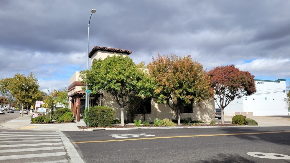 More Photos Of 1602 Spring St, Paso Robles Freestanding For Lease