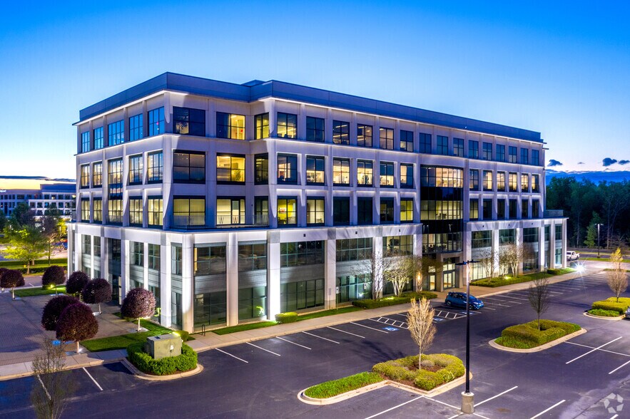 More Photos Of 3525 Whitehall Park Dr, Charlotte Office For Lease