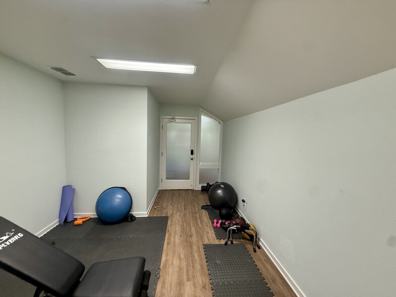 More Photos Of 1411 S 14th St, Fernandina Beach Office For Lease
