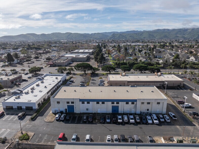 More Photos Of 203-205 W Central Ave, Lompoc Loft Creative Space For Sale