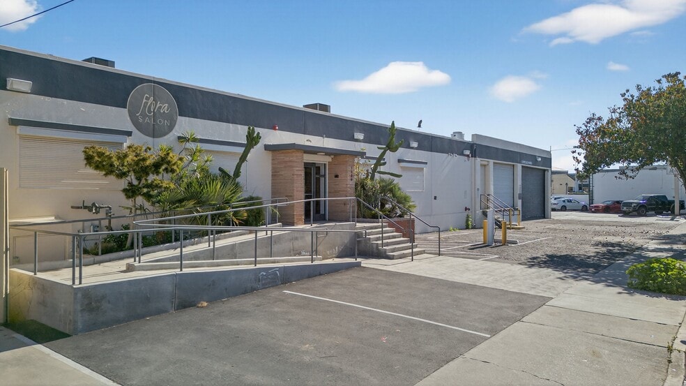 More Photos Of 1322-1326 Obispo Ave, Long Beach Warehouse For Lease