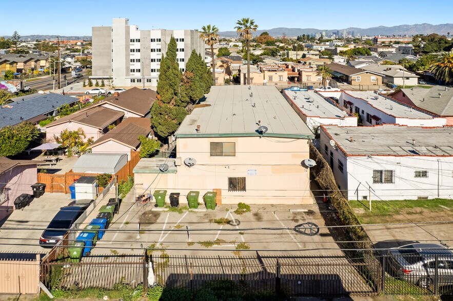 More Photos Of 732 W 76th St, Los Angeles Apartments For Sale