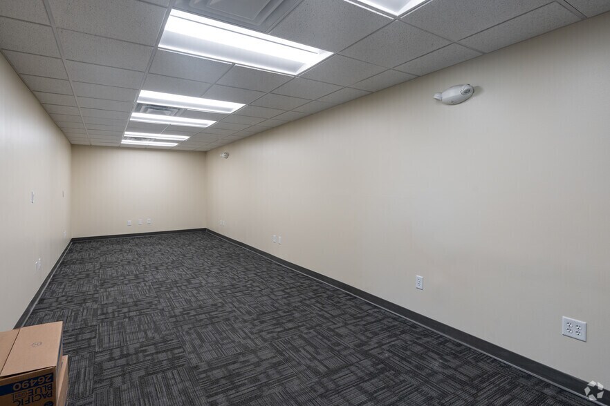 More Photos Of 1401 Mount Vernon Rd, Newark Unknown For Lease