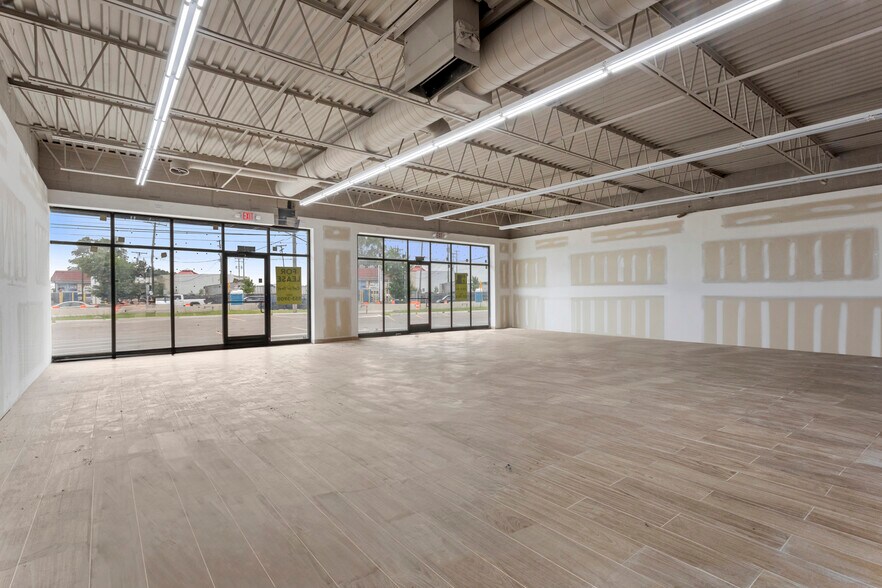 More Photos Of 16775-16777 E 13 Mile Rd, Fraser Unknown For Lease