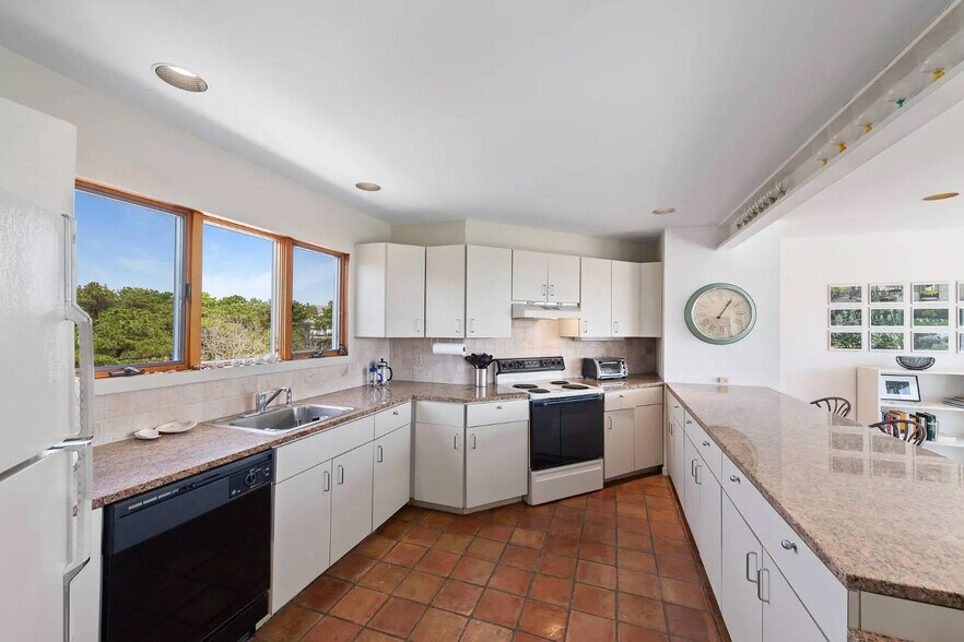 More Photos Of 54 Sandcastle ln, Amagansett Specialty For Sale