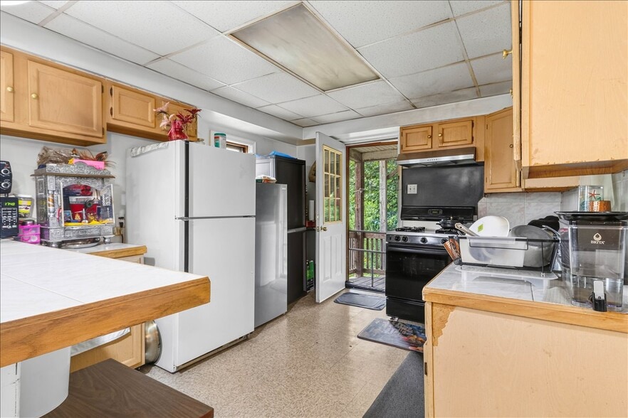 More Photos Of 914 Madison Ave, Scranton Apartments For Sale