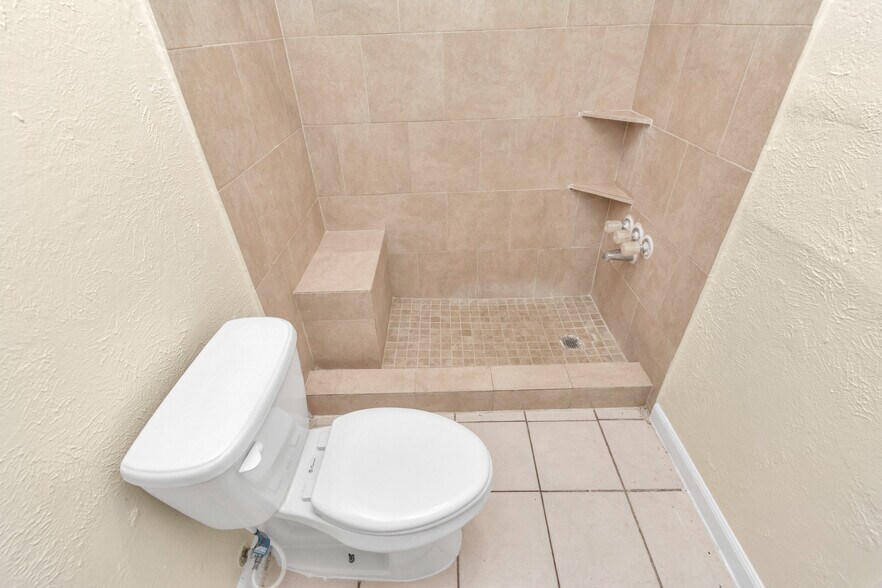 More Photos Of 409 Austin Rd, Conroe Apartments For Sale