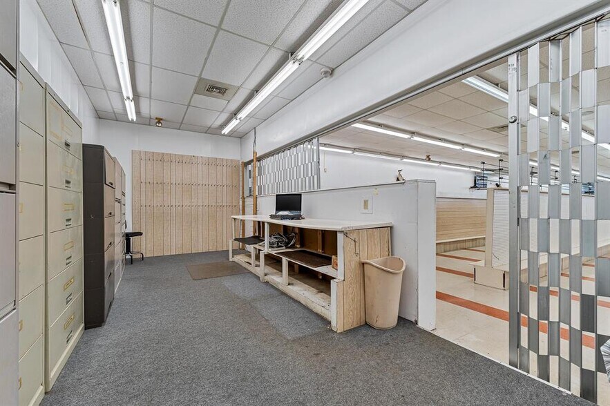 More Photos Of 411 Solida Rd, South Point Storefront For Sale