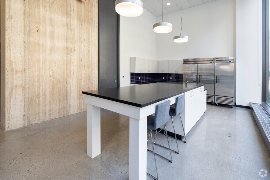 More Photos Of 200 N Saint Clair St, Toledo Office Residential For Lease