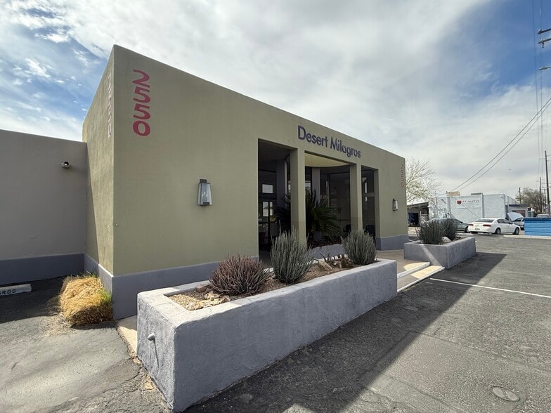 More Photos Of 2550 E Fort Lowell Rd, Tucson Medical For Sale