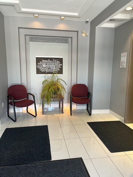 More Photos Of 422 6th St, New Westminster Loft Creative Space For Lease